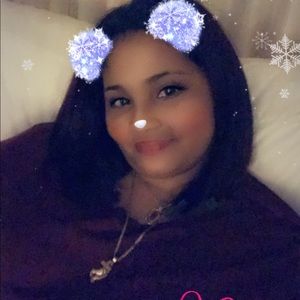 Meet your Posher, Desiree